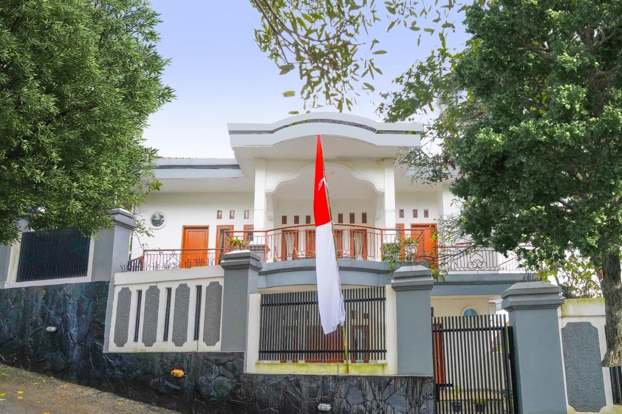 Oyo 91561 Gandhi Hotel Bandung Exterior photo