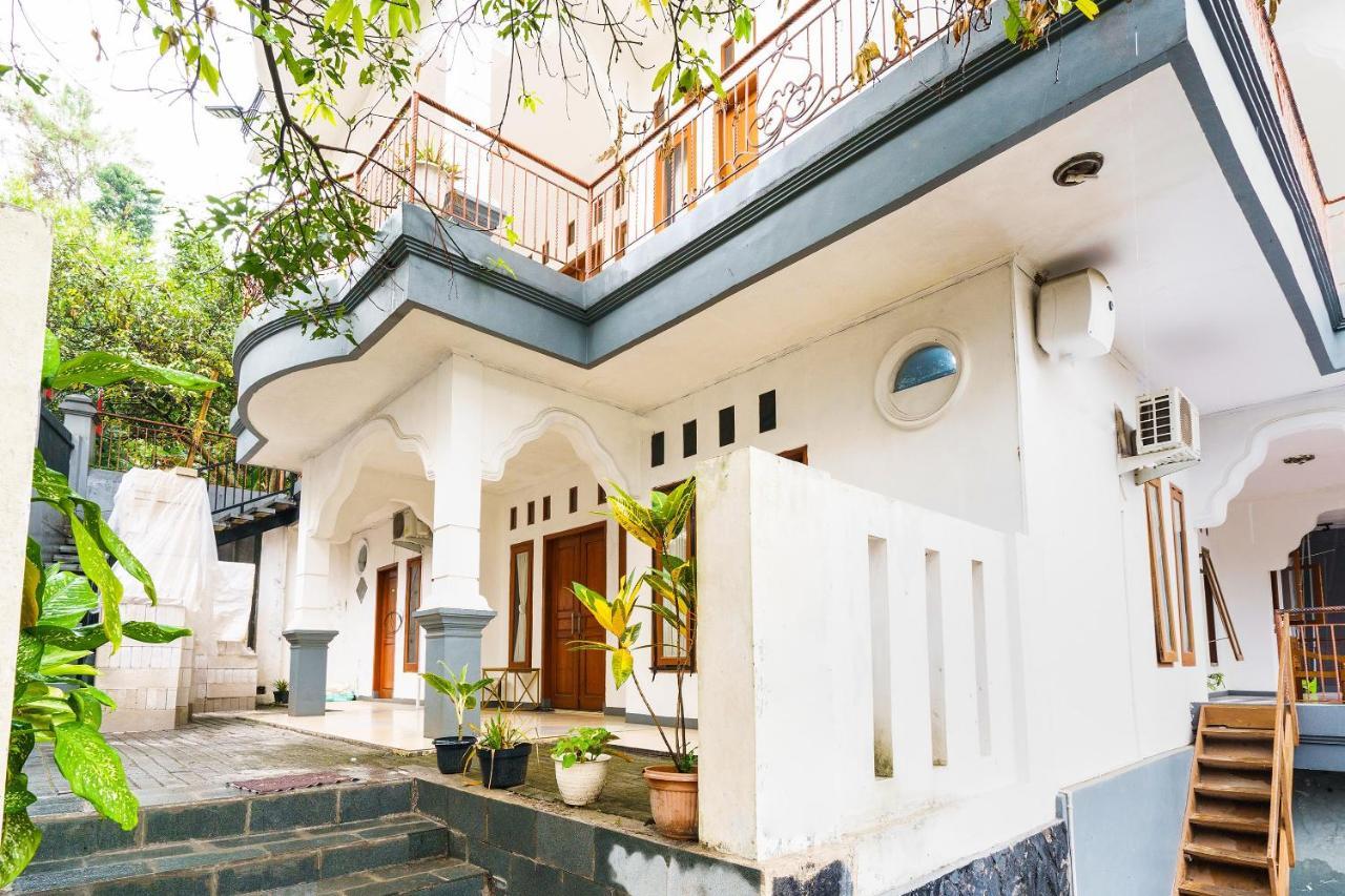 Oyo 91561 Gandhi Hotel Bandung Exterior photo