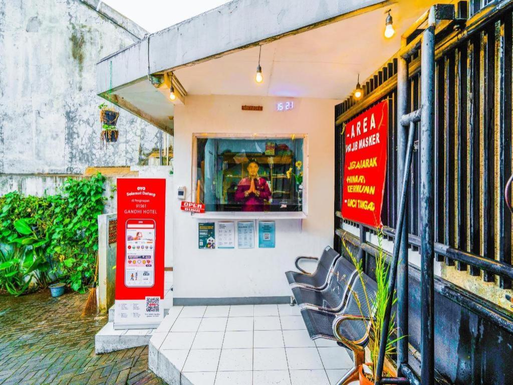 Oyo 91561 Gandhi Hotel Bandung Exterior photo